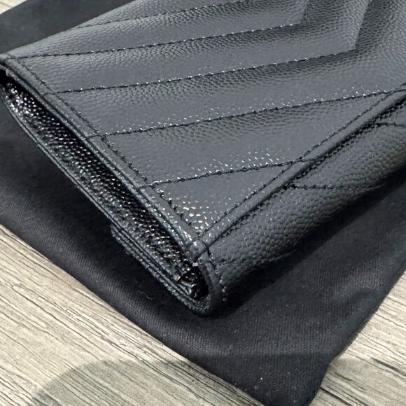 SAINT LAURENT CASSANDRE MATELASSE Small Black Envelope Wallet - Picture 7 of 16